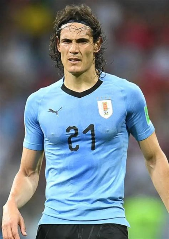 Edinson Cavani Body Measurements Height Weight Shoe Size Stats Facts