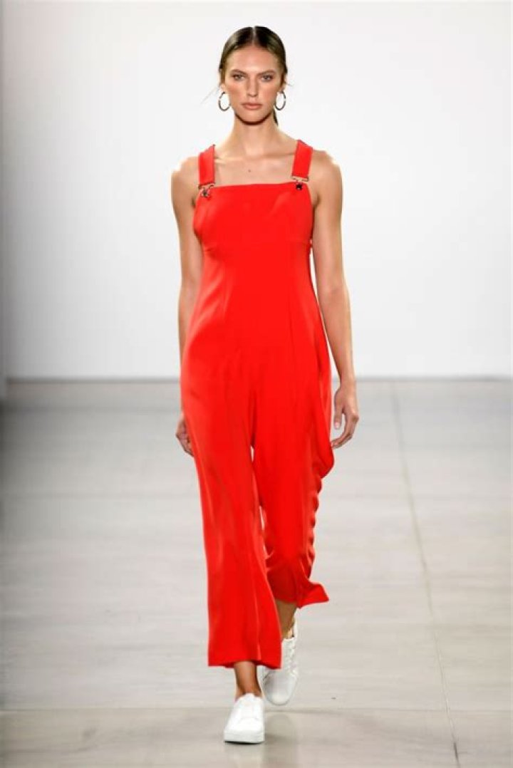 Elie Tahari Spring 2020 – Pics