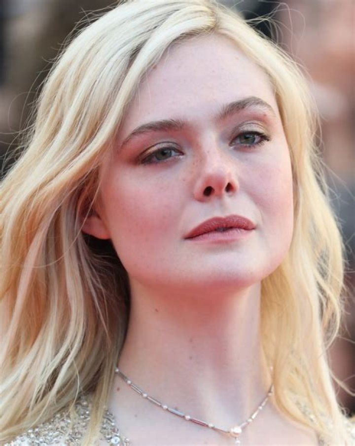 Elle Fanning – Hollywood Life