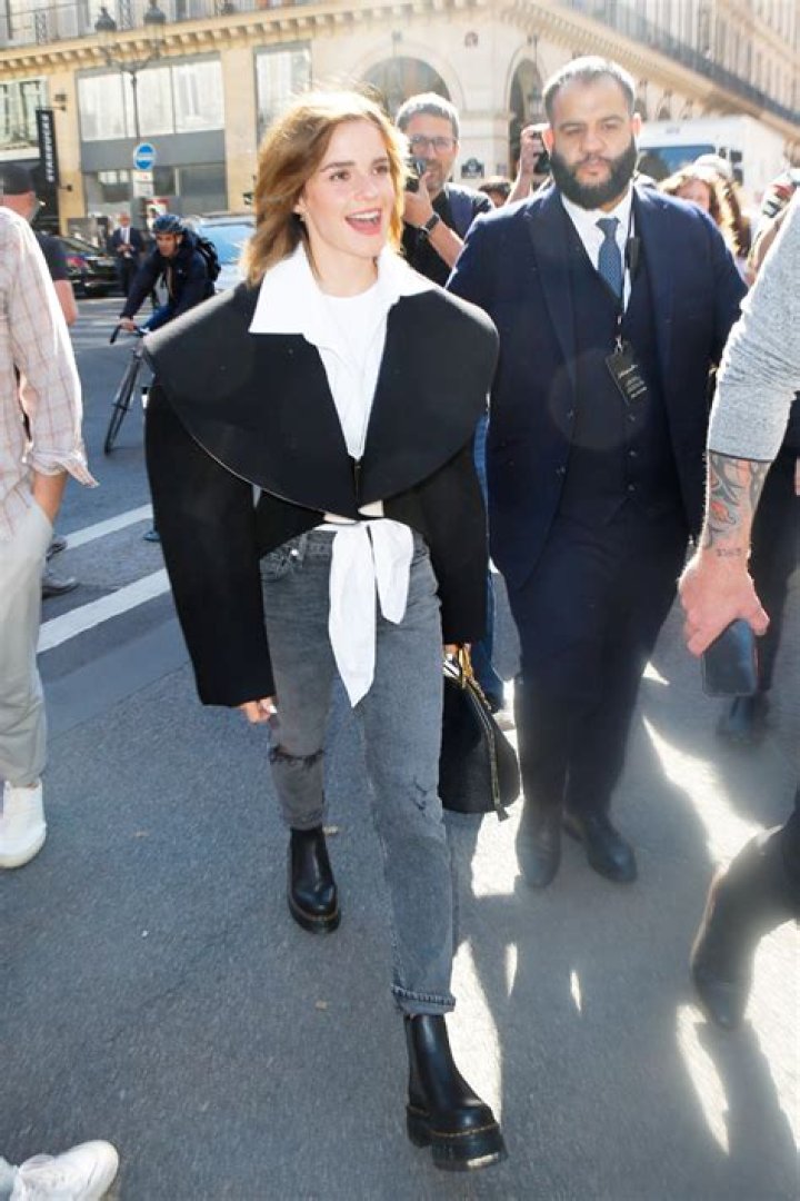 Emma Watson’s Oversized Jacket At Paris Fashion Week: Photos – Hollywood Life