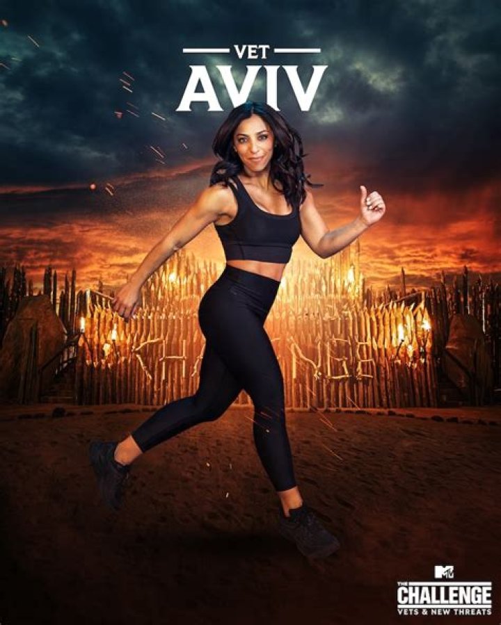 She Makes A Deal With The Vets – Hollywood Life