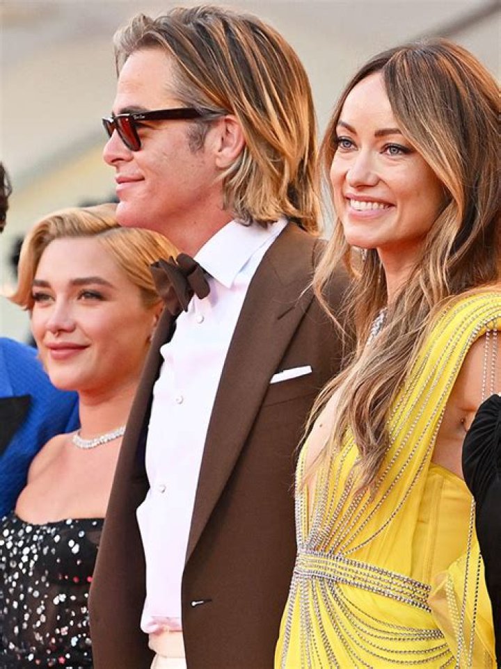 Florence Pugh Fans Deny That She Snubbed Olivia Wilde At Venice – Hollywood Life