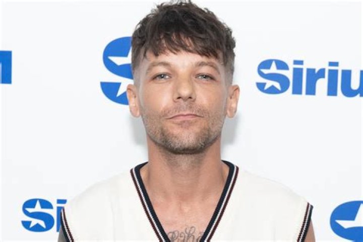 Freddie Tomlinson Looks Like Louis, His Father, In Adorable NEw Pic – Hollywood Life