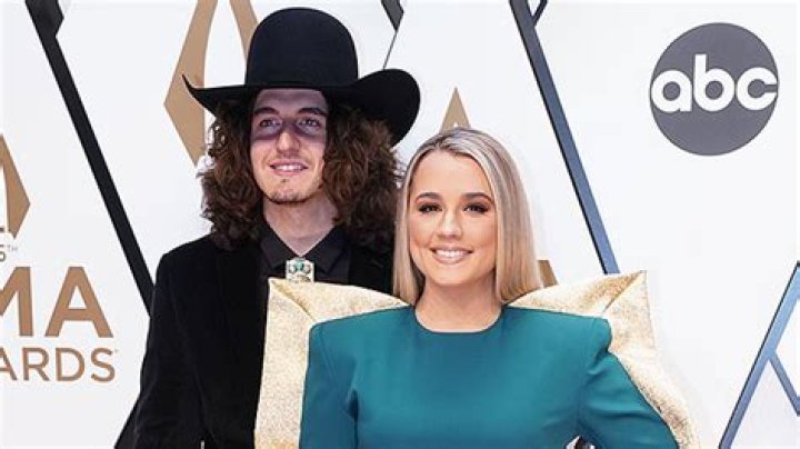 She Welcomes 2nd Child With Cade Foehner – Hollywood Life