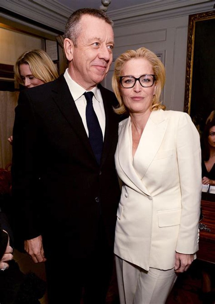 Gillian Anderson & Peter Morgan Confirm They’re Back Together – Hollywood Life