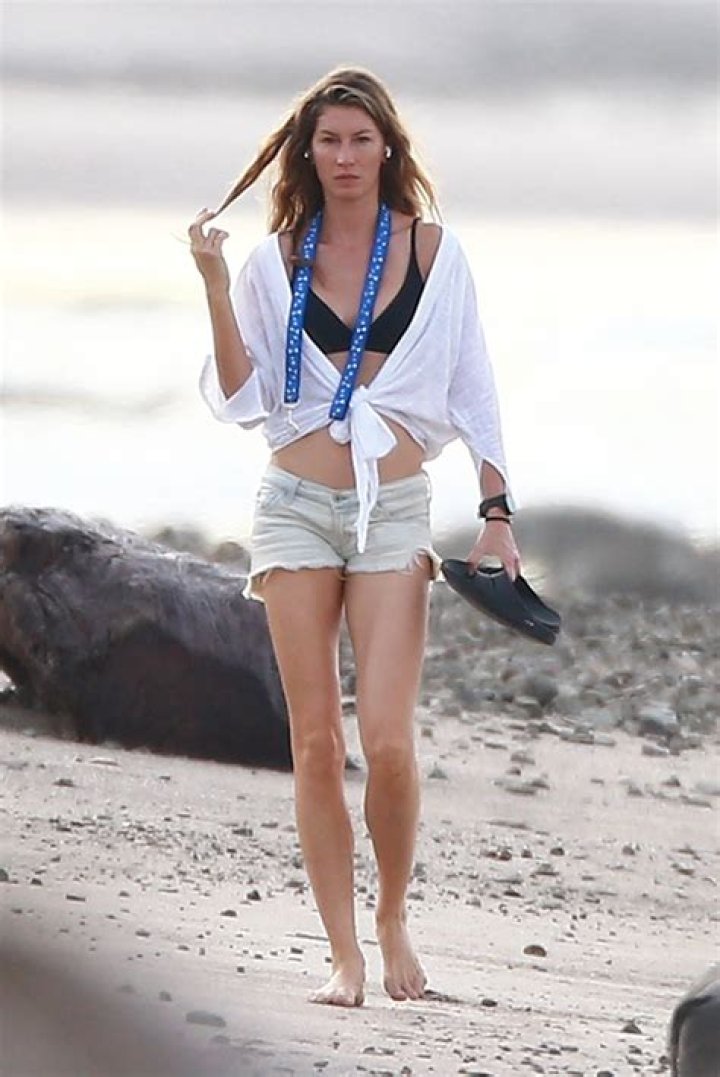 Gisele Bundchen Rocks Daisy Dukes For Stroll On The Beach In Costa Rica — Photos