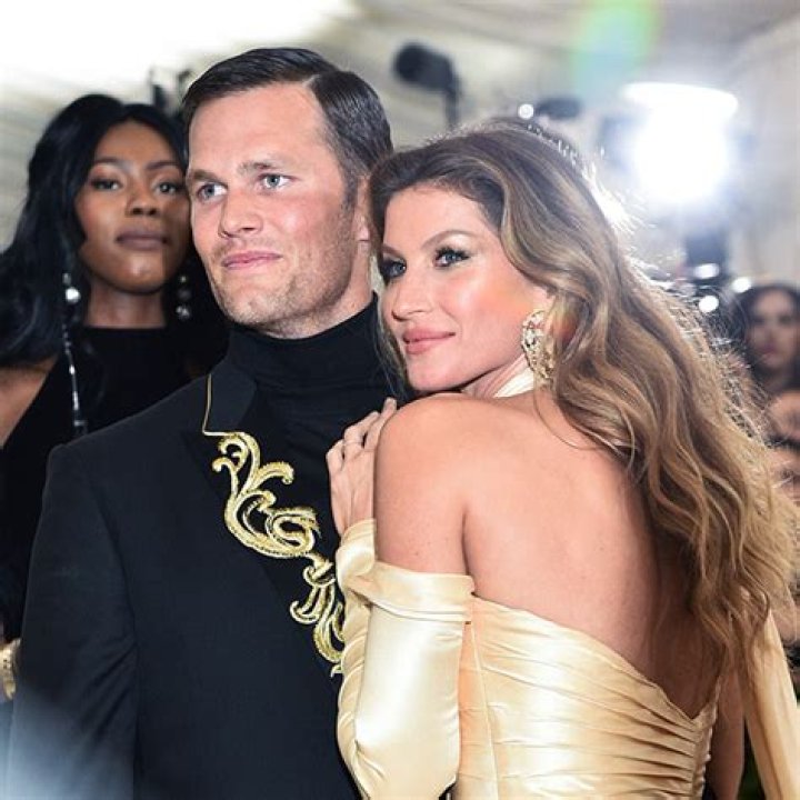 Gisele Bundchen Pens Valentine’s Day Love Letter After Tom Brady Breakup