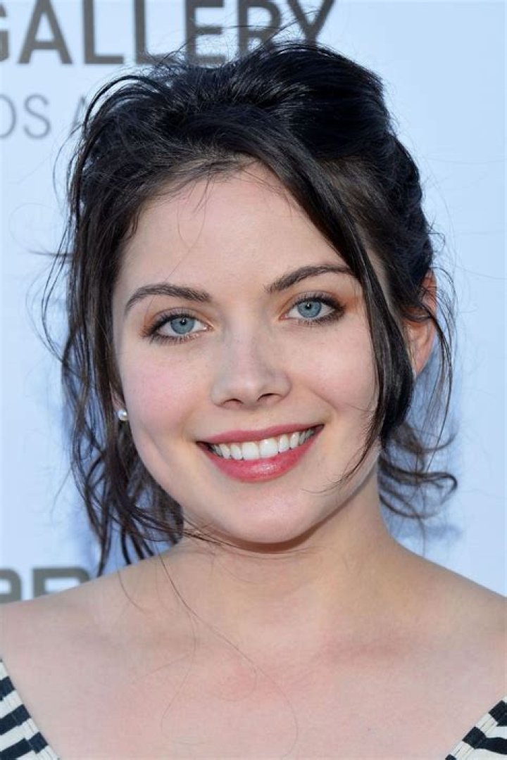 Grace Phipps – Hollywood Life