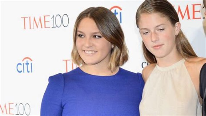 Gracie McGraw Rocks Mini Skirt As She Dines Out With Her Friend: Photos