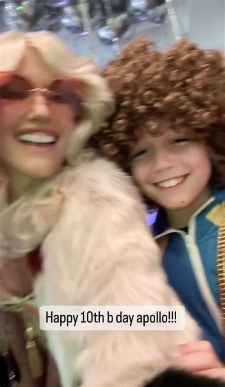 Gwen Stefani’s Son Apollo Looks So Grown Up In New Selfie With Mom For His 7th Birthday — Pic