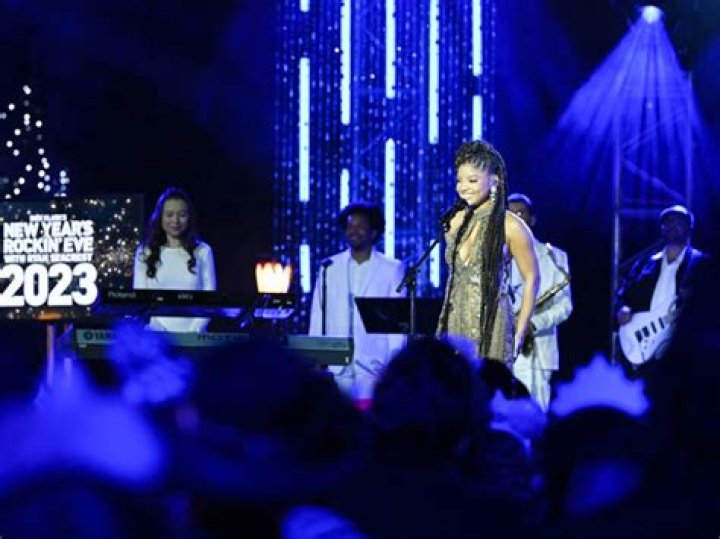 Halle Bailey’s New Years Eve 2023 Performance For ‘Rockin’ Eve’: Watch – Hollywood Life