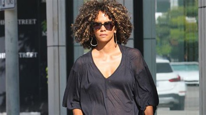 Halle Berry, 54, Rocks Daisy Dukes & Shirt Urging For The Arrest Of Cops Who Killed Breonna Taylor