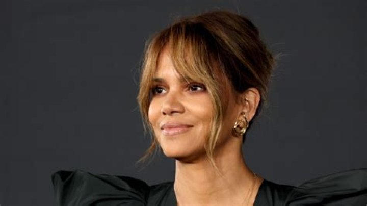 Halle Berry, 53, Goes Makeup-Free & Shows Off Her Natural Curls In Stunning Selfie
