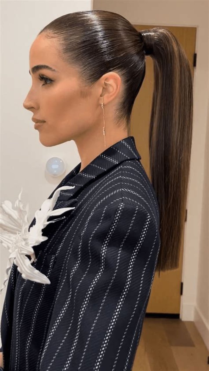 Hannah Godwin’s Sleek & Elegant Hair: Stylist Bradley Leake’s Tutorial To Get Her Polished Look For Summer Events