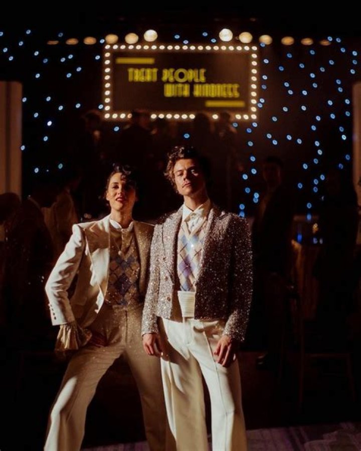 Harry Styles’ ‘Treat People With Kindness’ Music Video: Watch – Hollywood Life