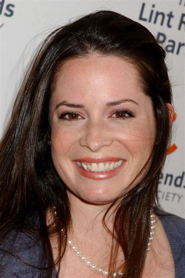 Holly Marie Combs Bra Size, Age, Weight, Height, Measurements