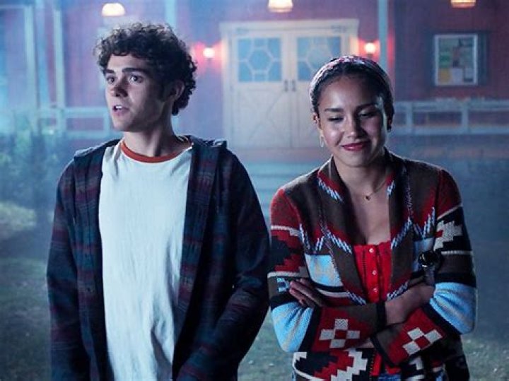 ‘HSMTMTS’ Recap: Ricky & Gina Bond & The ‘Frozen’ Leads Are Revealed