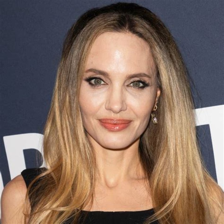 Is Angelina Jolie’s Weight Loss Dangerous? An Expert Speaks – Hollywood Life