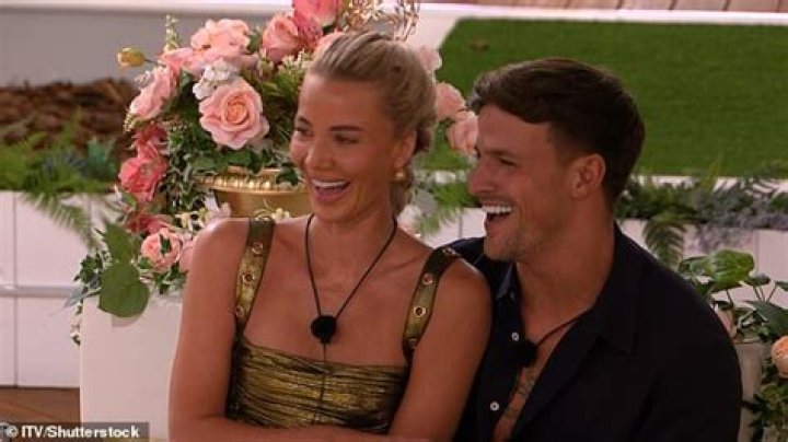 
Is Luca Bish Dating Saffron Barker? Love Island Cast – Meet Fishmonger From Brighton 