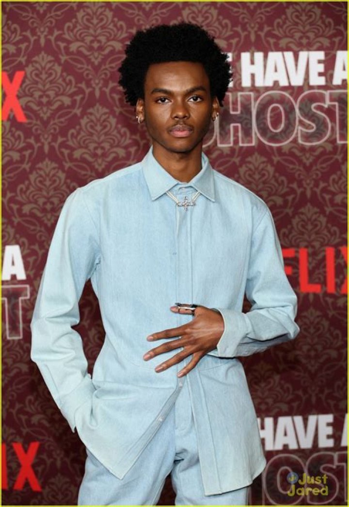 Jahi Winston Teases ‘Everything Sucks!’ Season 1 & Talks Those ‘Stranger Things’ Comparisons