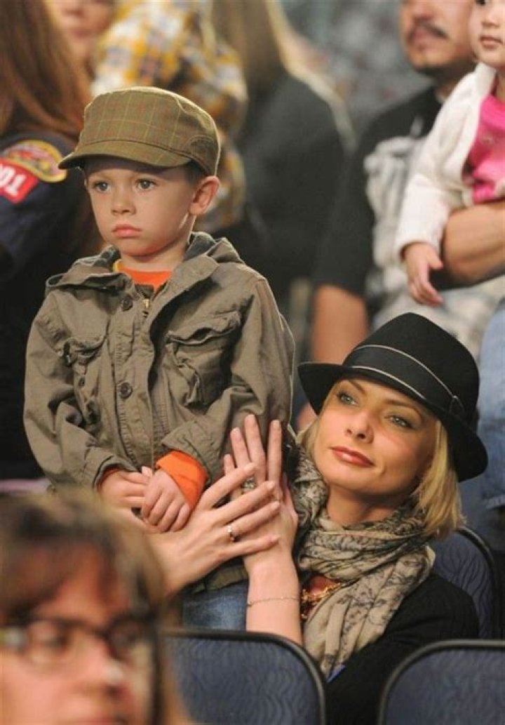 Jaime Pressly Bra Size, Age, Weight, Height, Measurements