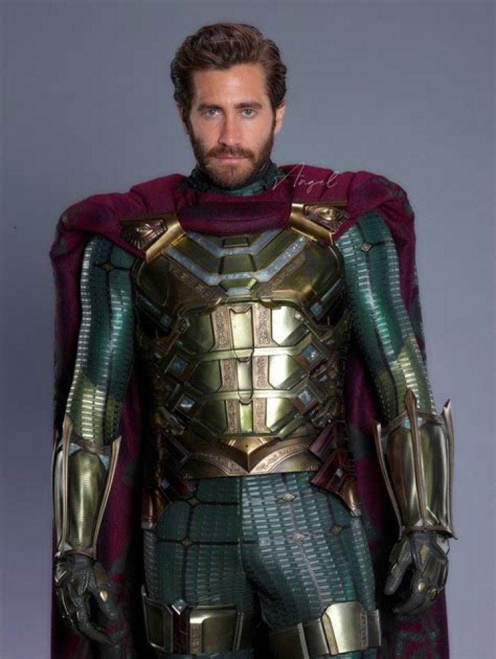 Jake Gyllenhaal Awkwardly Runs Into Man Dressed As Mysterio In Venice: Photo