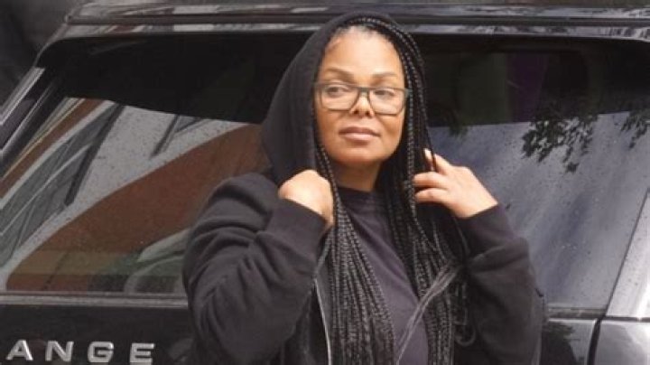 Janet Jackson Shows Off Braids While Driving Her Range Rover In London – Hollywood Life