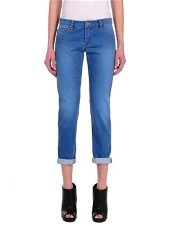 Jeans For Women — From Boyfriend Jeans To Distressed Denim, 35 Cool, Trendy Styles For Fall