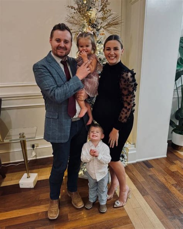 Jed Duggar & Wife Katey Reveal Sex Of Their Baby: Video – Hollywood Life