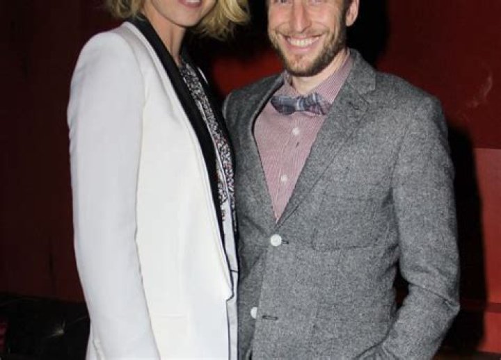 Father’s Day Gift — A Blow Job For Her Husband … Yikes – Hollywood Life