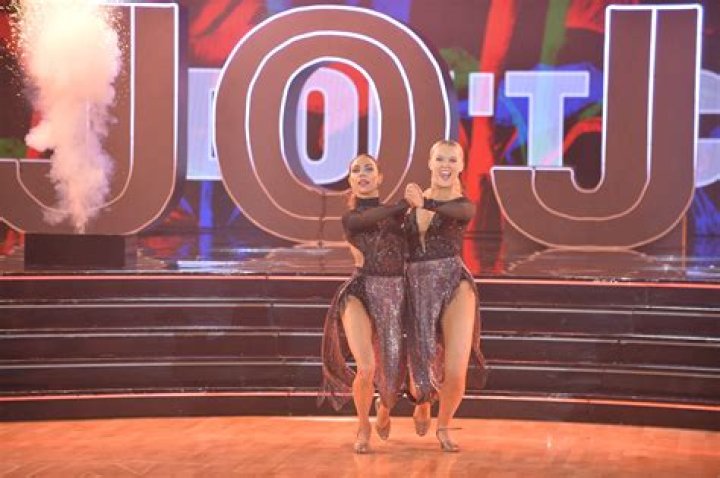 Jenna Johnson On Partnership with JoJo Siwa on ‘Dancing With The Stars’ – Hollywood Life
