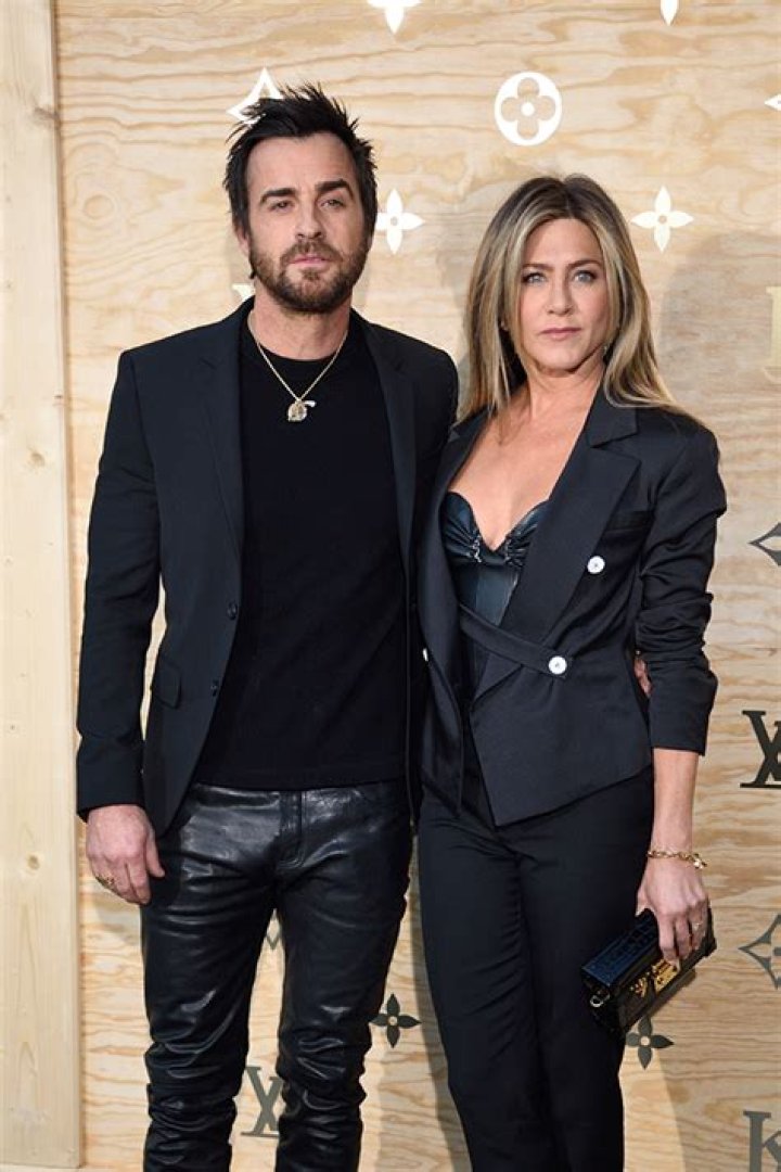 Jennifer Aniston Talks Marriage In ‘Allure’ – Hollywood Life