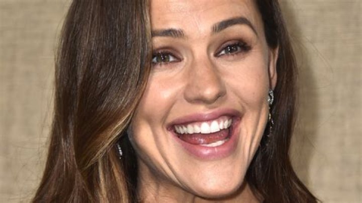 Jennifer Garner Uses This $25 Highly-Rated Blush for a Pop of Color