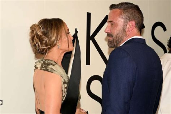 Jennifer Lopez & Ben Affleck Passionately Kiss Hours Before Announcing Engagement: Photos