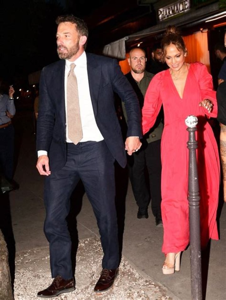 Ben Affleck & Jennifer Lopez’s PDA Photos – Hollywood Life