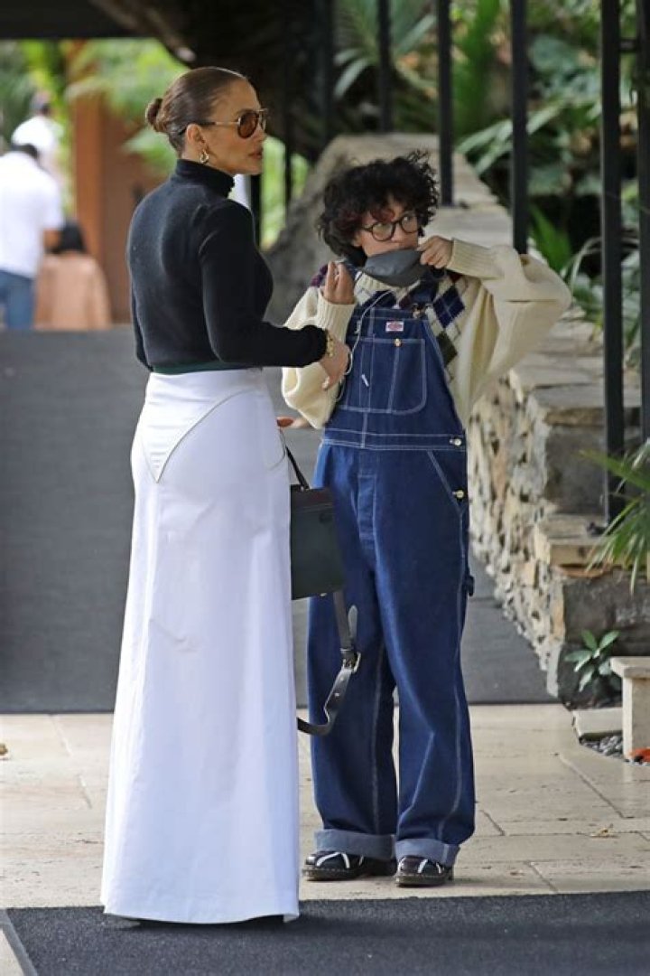 Jennifer Lopez’s Daughter Emme, 13, Rocks Overalls For Lunch Date With Mom & Brother Max