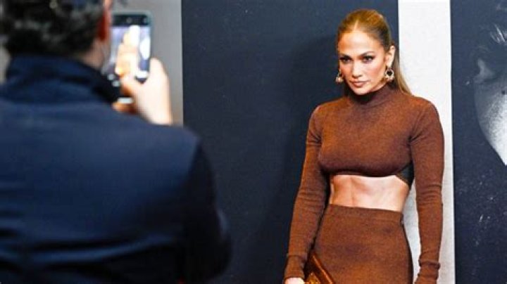 Jennifer Lopez’s Leather Crop Top – See Outfit Photos – Hollywood Life