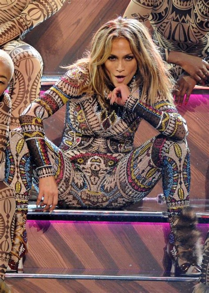 Sexy Fashion Spread – Hollywood Life