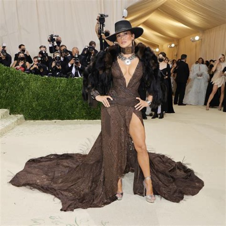 Jennifer Lopez’s Dress At The Met Gala 2021: Photo – Hollywood Life