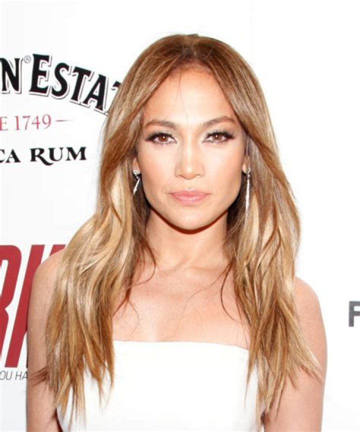 Jennifer Lopez’s Gorgeous Bronze-y Glow: Get The Look