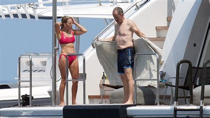 Jerry Seinfeld Shirtless With Wife Jessica In Bikini On Yacht – Hollywood Life