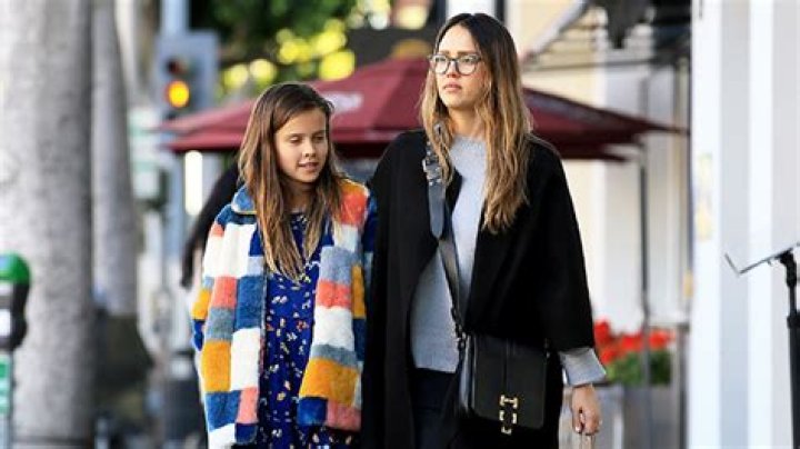 Jessica Alba’s Daughter Honor, 14, Is Her Twin In Rare Family Christmas Photos