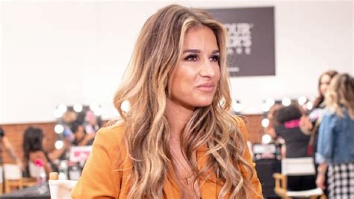 Jessie James Decker Reveals Her ‘Muse’ For New Kittenish Collection – Hollywood Life