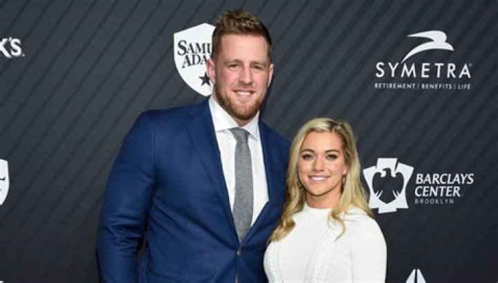 Houston Texans Star Proposes – Hollywood Life