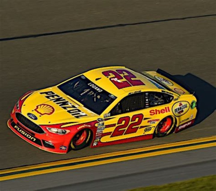 Photos Of The NASCAR Driver – Hollywood Life