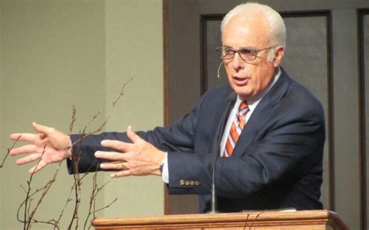 John MacArthur Height, Weight, Net Worth, Age, Birthday, Wikipedia, Who, Nationality, Biography