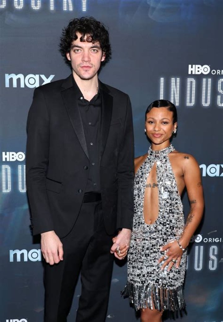 See Janelle Miller’s Baby Bump – Hollywood Life