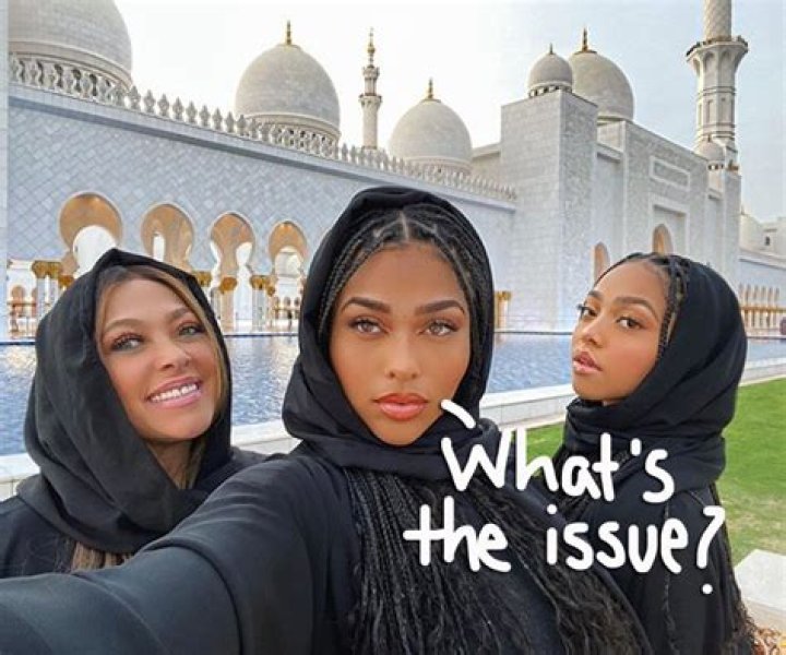 Jordyn Woods, Her Mom & Sister Look Like ‘Triplets’ In Stunning Selfie From Abu Dhabi Trip