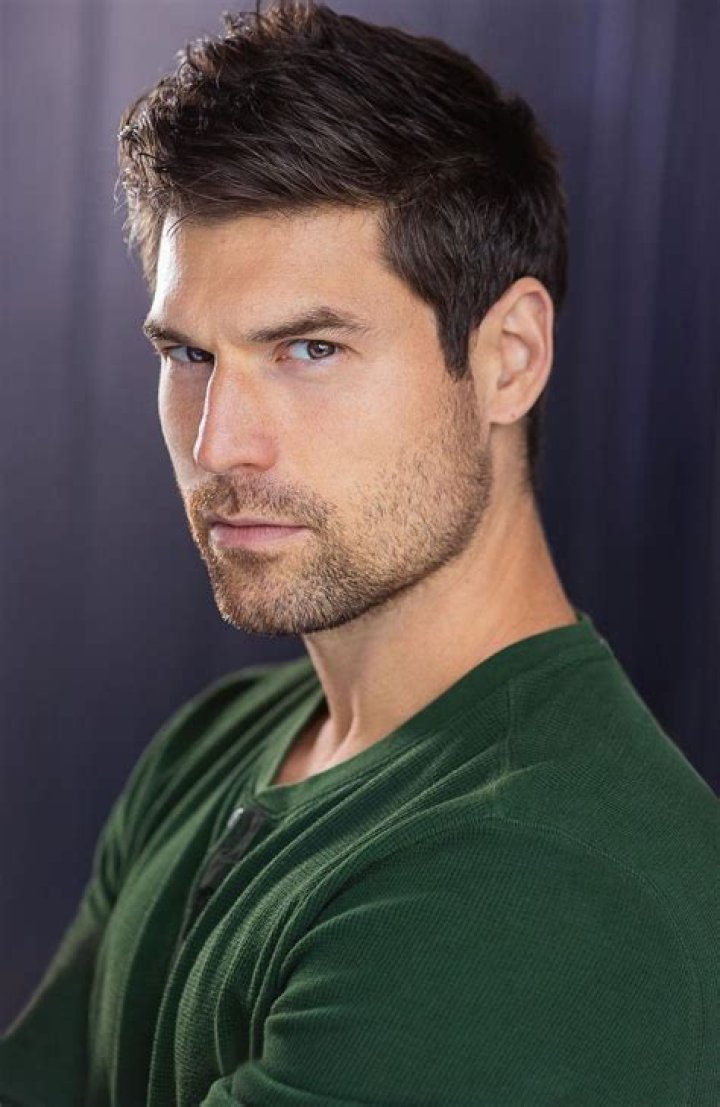 Josh Murray News, Photos & More – Hollywood Life