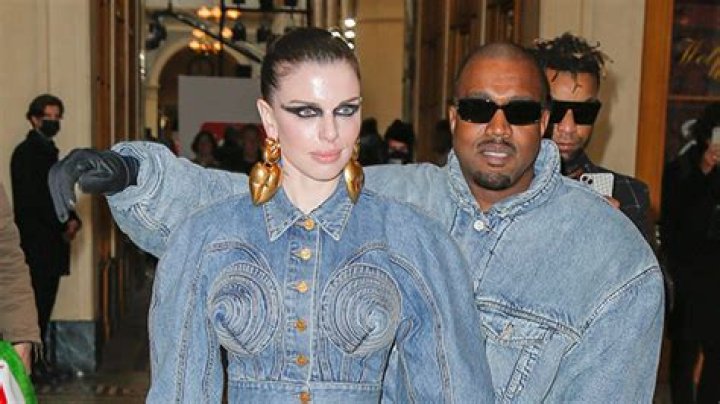 Julia Fox Wanted Kanye West Relationship to Work – Hollywood Life